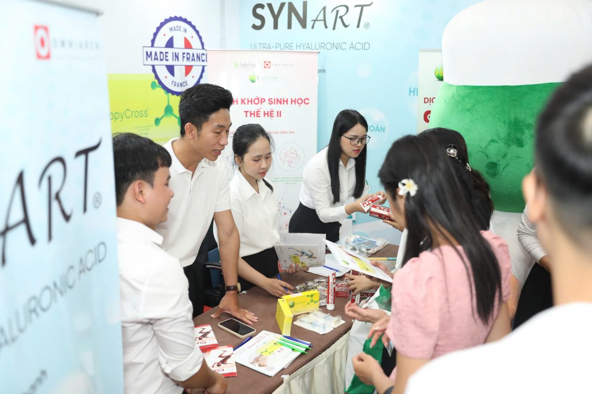 Công ty Thảo dược PHD - Omniarch Healthcare Việt Nam tự hào mang đến hội nghị những sản phẩm độc quyền từ Pháp và Italia chuyên điều trị thoái hóa khớp